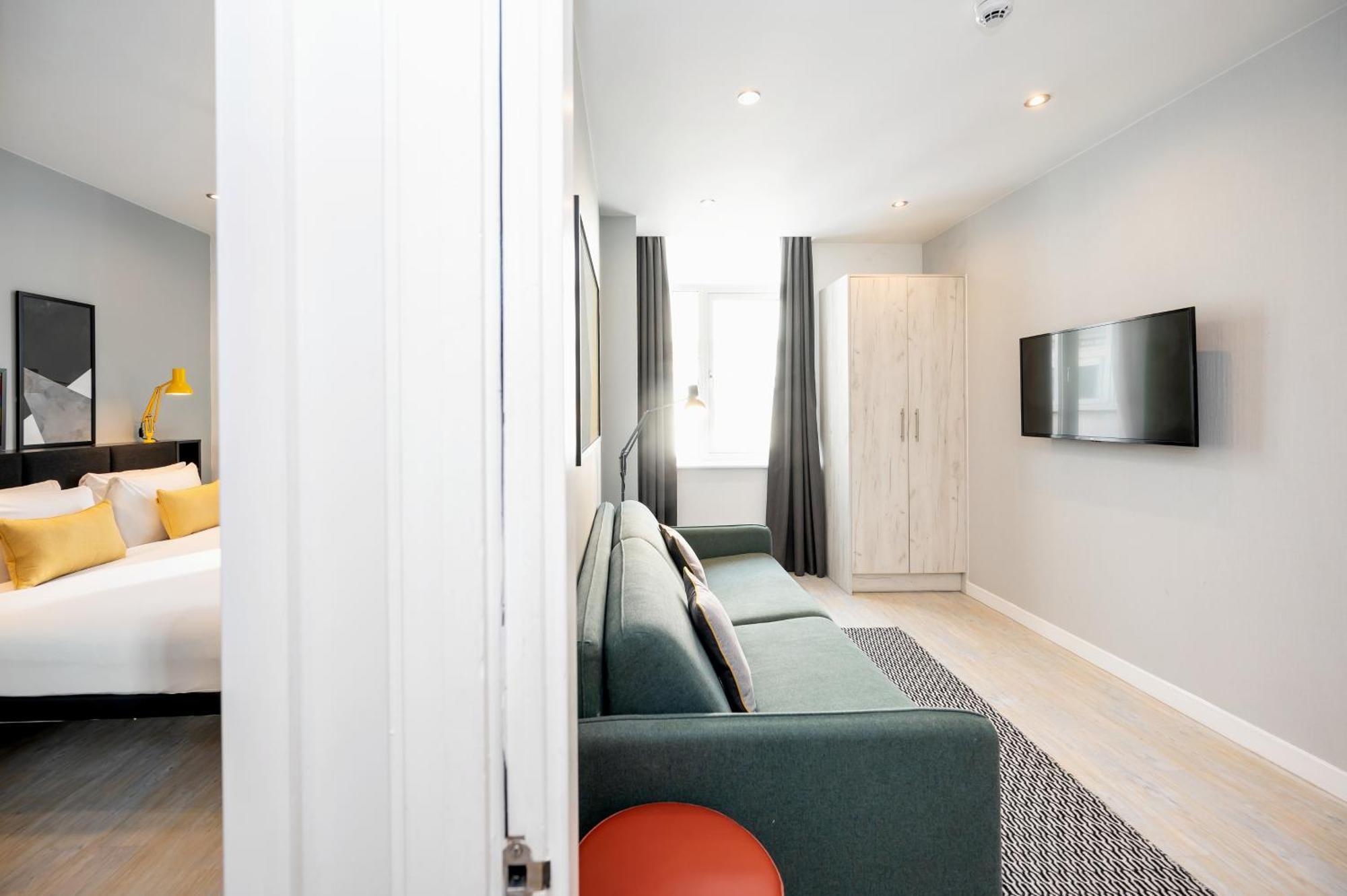 Staycity Waterfront Apart-hotel 4*