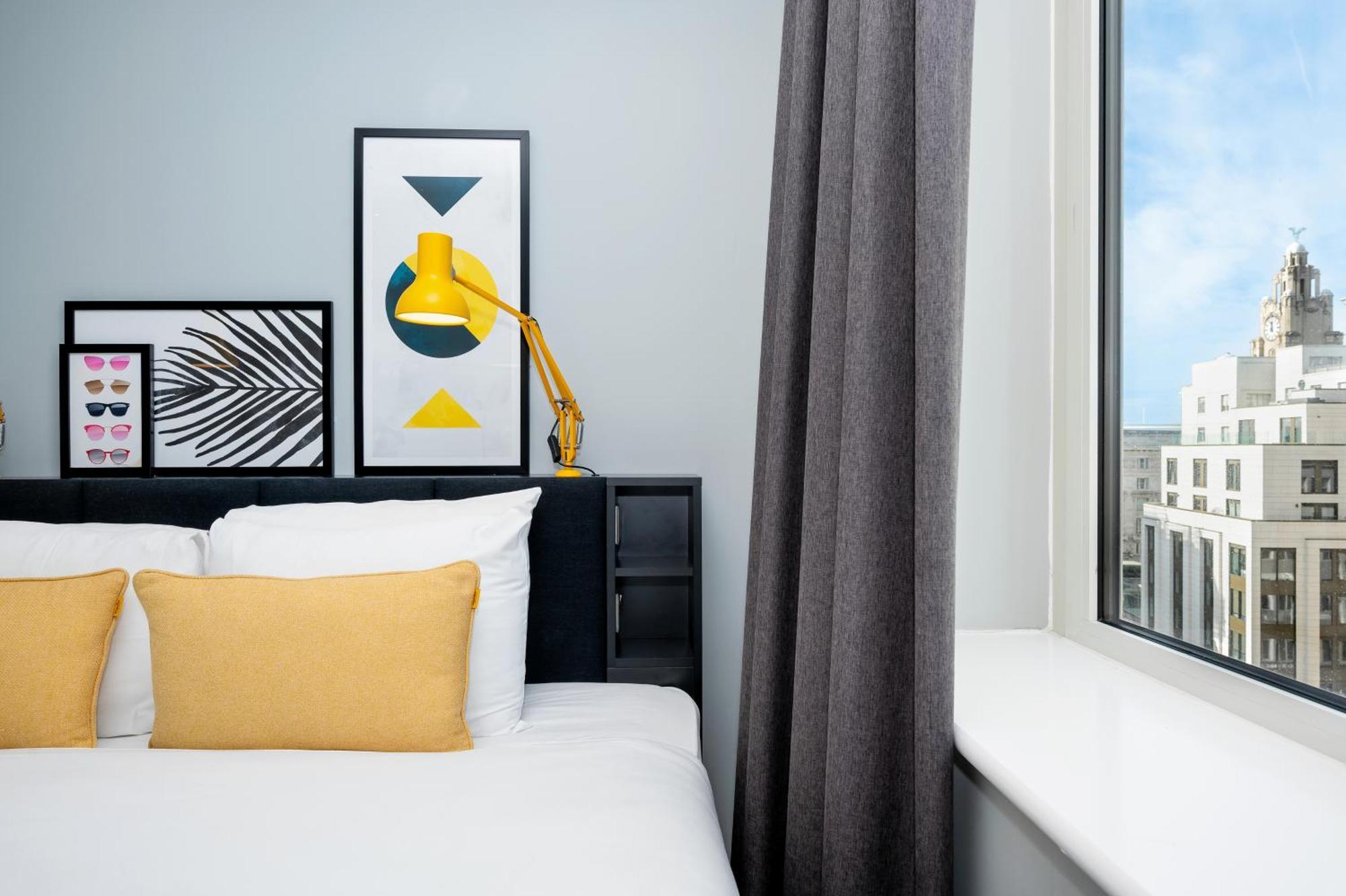 Staycity Waterfront 4*