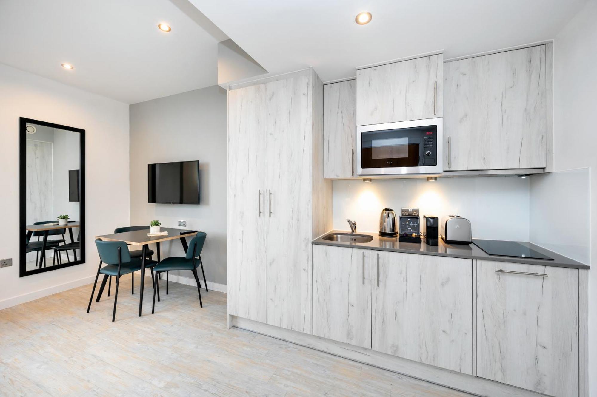Aparthotel Staycity Waterfront