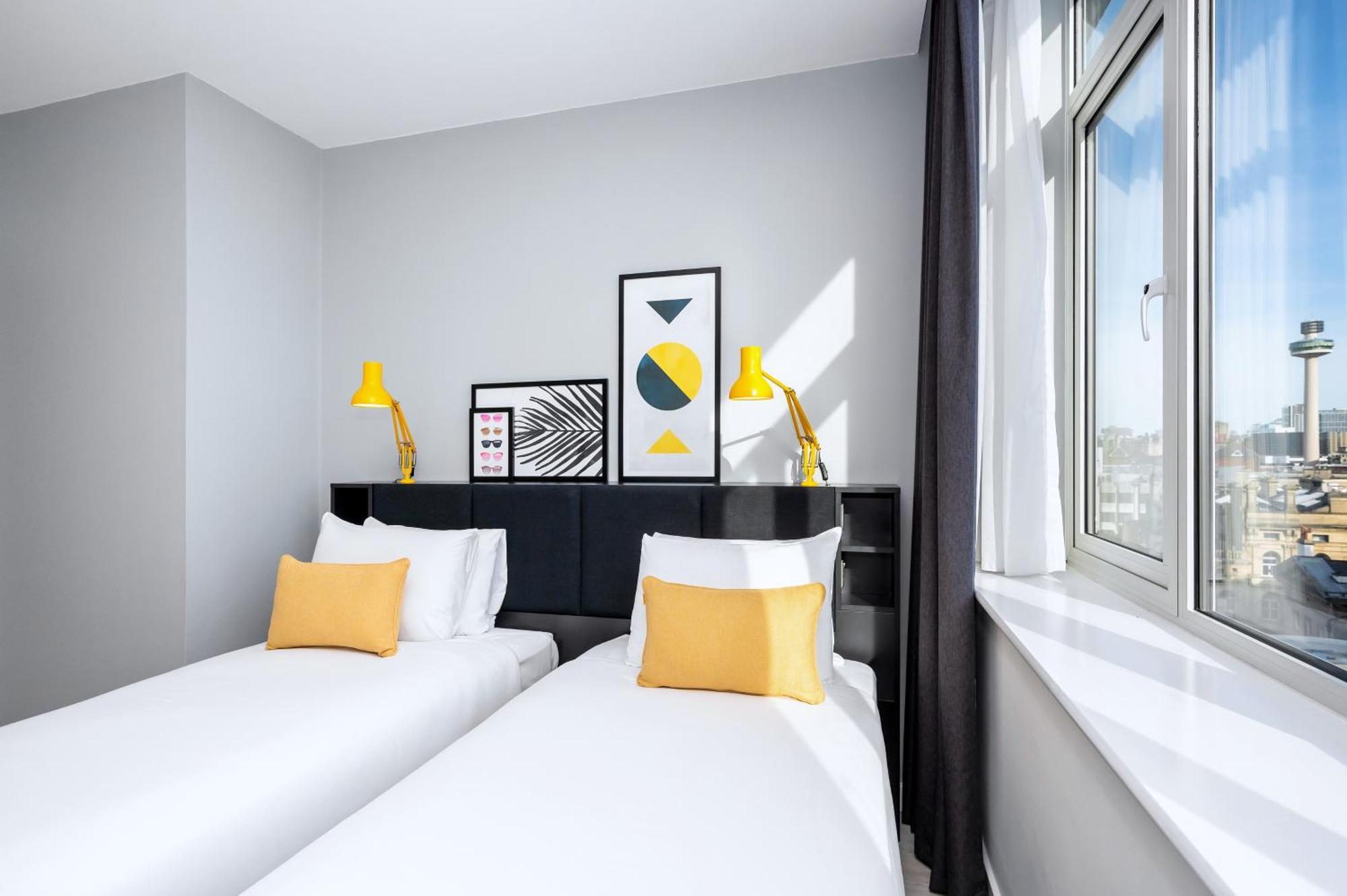 Staycity Waterfront 4*